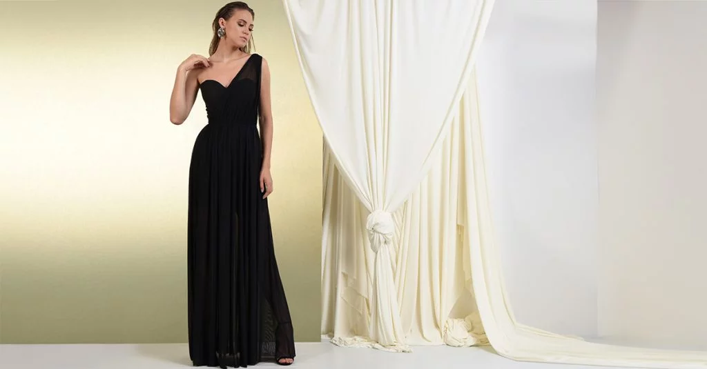 Rochie lunga eleganta cu drapaj